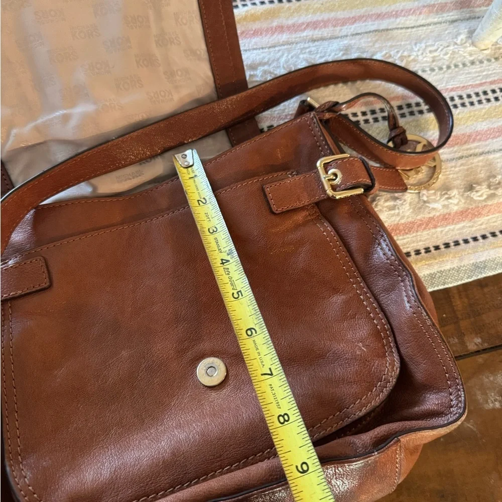 Michael Kors Naomi Brown Glazed Leather Gold Zipper Trim Crossbody Bag Shoulder